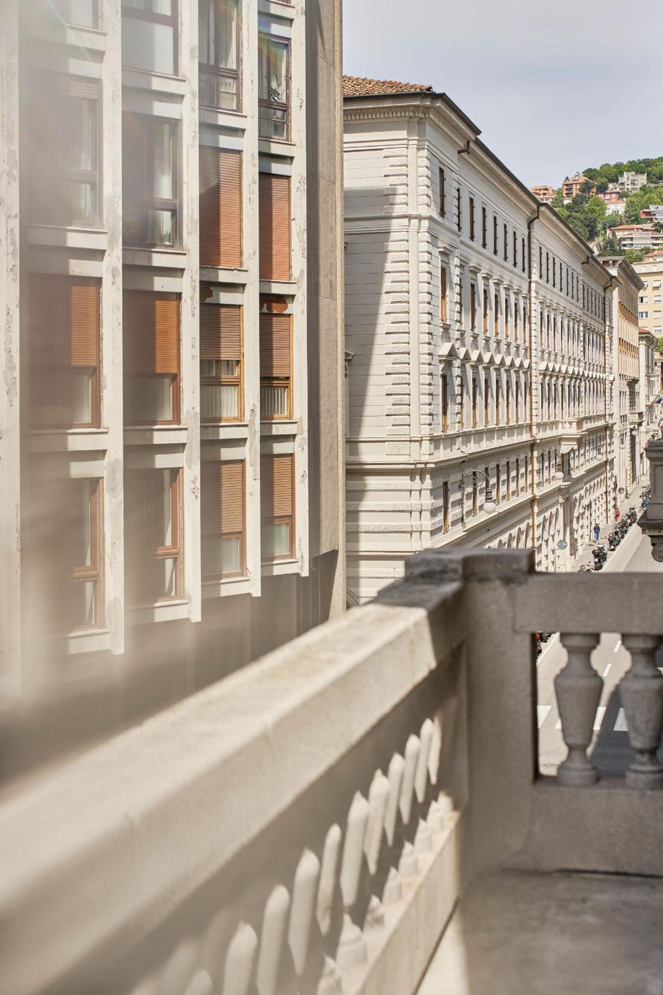 Urbanauts Beletages Sonata Lägenhet Trieste Exteriör bild